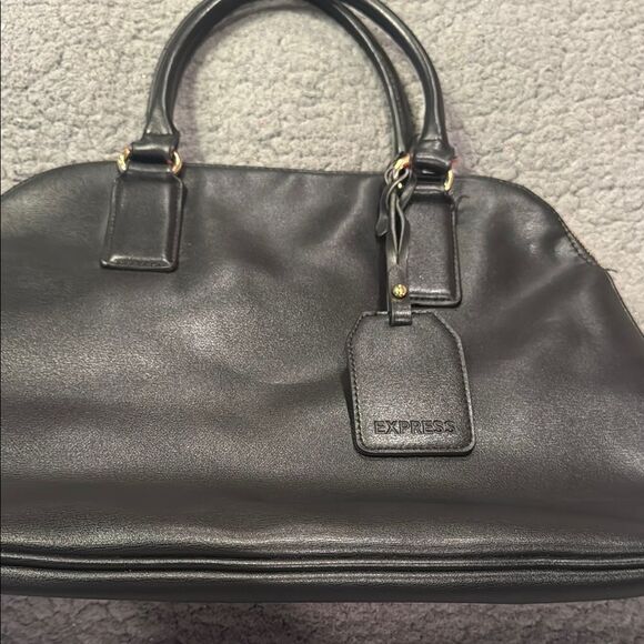 Express Elegant Black Leather Handbag - Picture 2 of 9